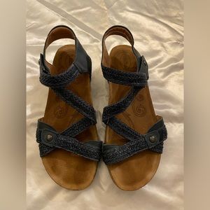 Taos sandals